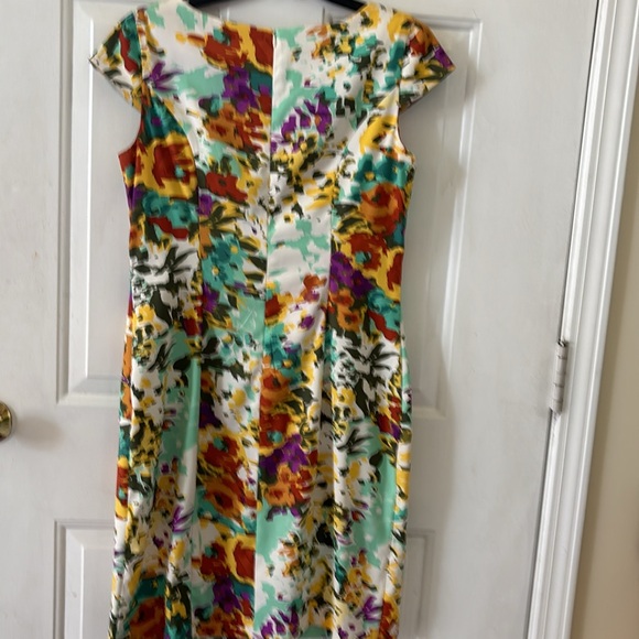 Dress - Picture 4 of 4